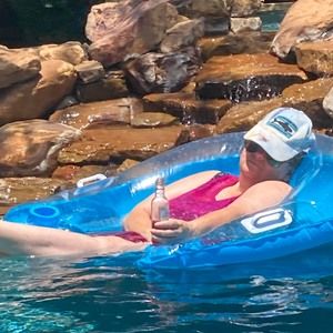 Meet your Posher, Claudia